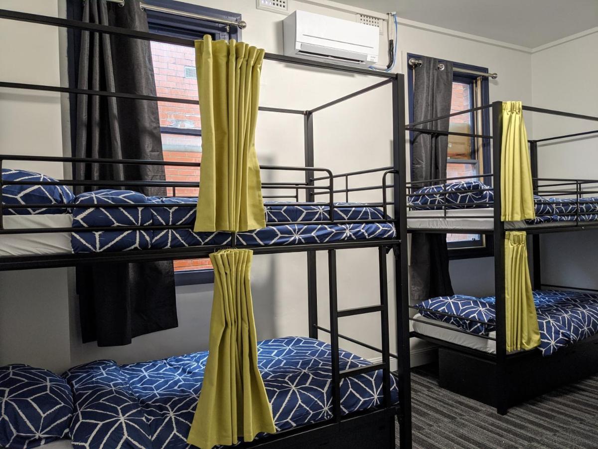 Bed 6-Bed Female Dormitory Room,1042197163:JPEG